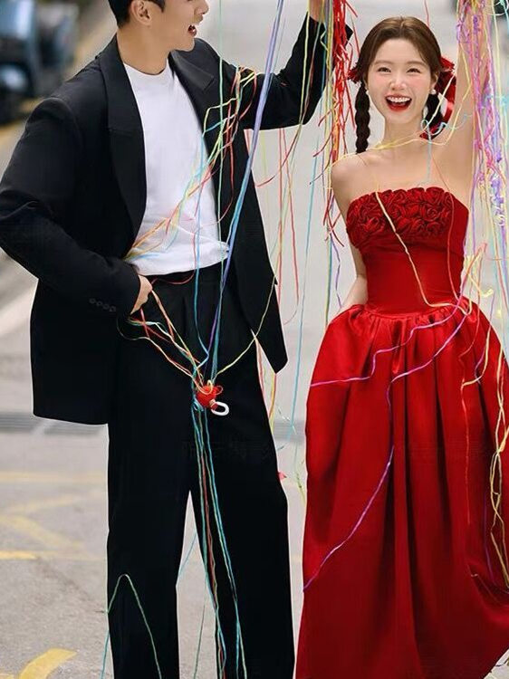 2025 New Red Strapless Floral  - Photography Outfits 评论和价格